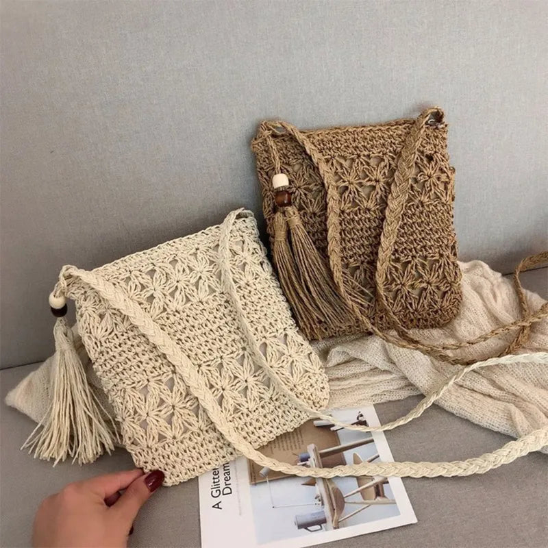 Women's Woven Straw Handbag