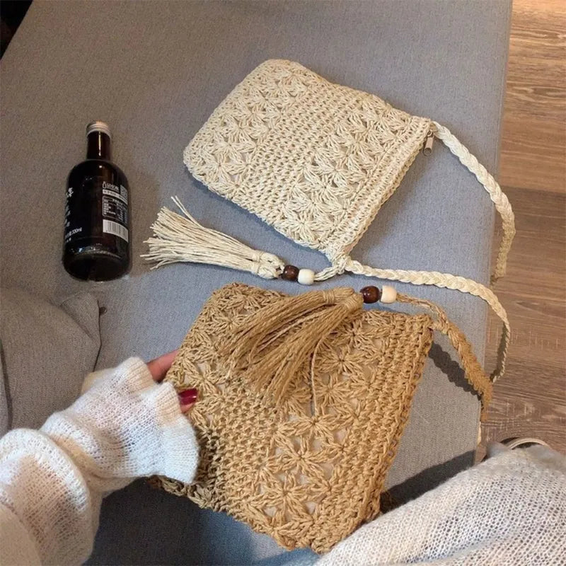 Women's Woven Straw Handbag