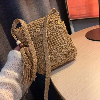 Women's Woven Straw Handbag