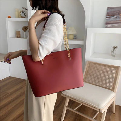 Casual women's leather handbag