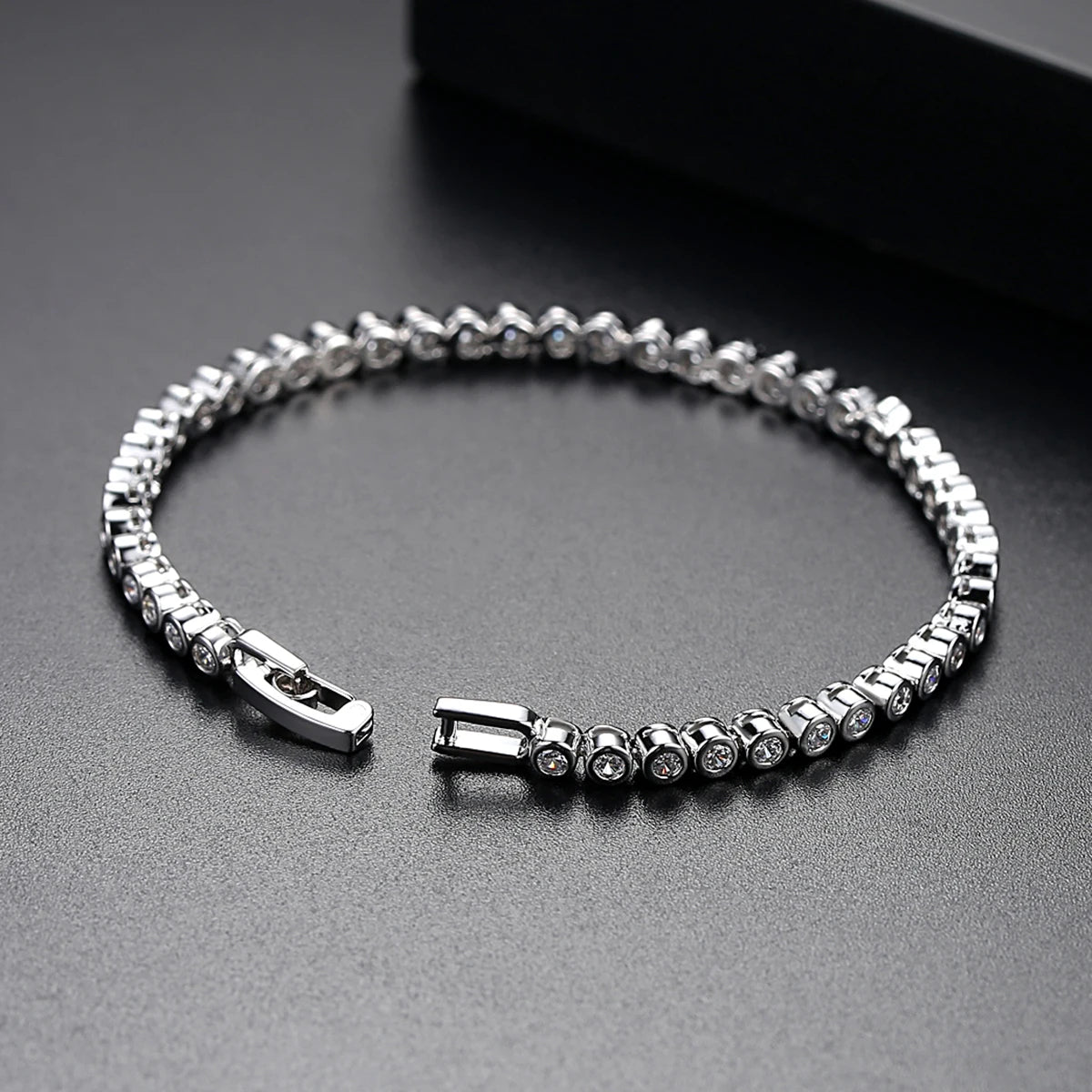 Women's bracelet